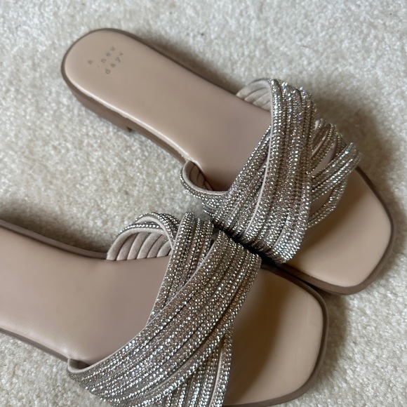 Elegant Beaded Slide Sandals - Cream - Picture 6 of 6